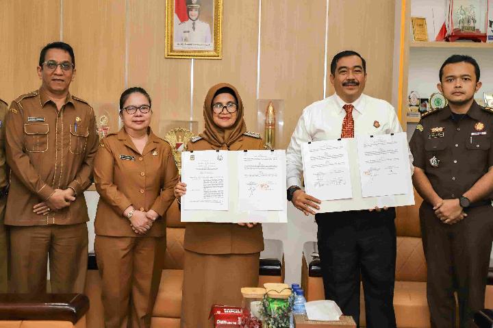 Walkot Siantar dan Kajari Teken MoU Penanganan Masalah Hukum Bidang Datun