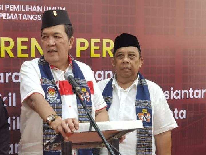 Usai Mendaftar ke KPU, Yan Santoso-Irwan Yakin Menang di Pilkada Siantar