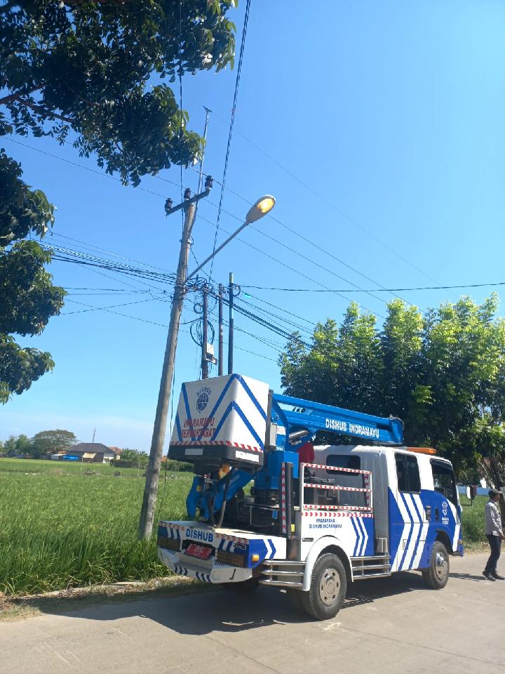 Dukung Program De-Kat, Dishub Rutin Lakukan Pemeliharaan PJU di Jalan-Jalan Kabupaten