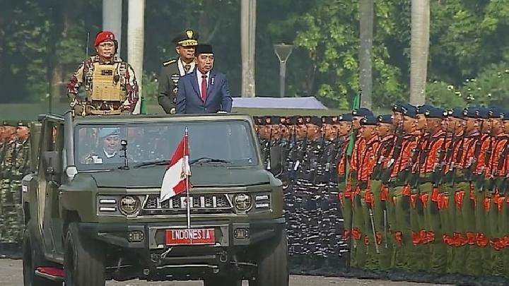 HUT Ke-79 TNI, Tiga Perwira Tinggi Raih Bintang Yudha Dharma dari Presiden Jokowi