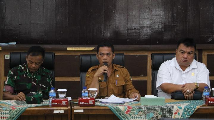 Sekda Junaedi Sitanggang Pimpin Rapat Persiapan Pilkada, Libatkan TNI-Polri untuk Keamanan