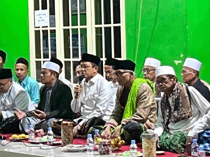 Tangis dan Doa di Minhajut Thalibin: KH Maman Kenang Keteladanan Kiai Mahfud Romli