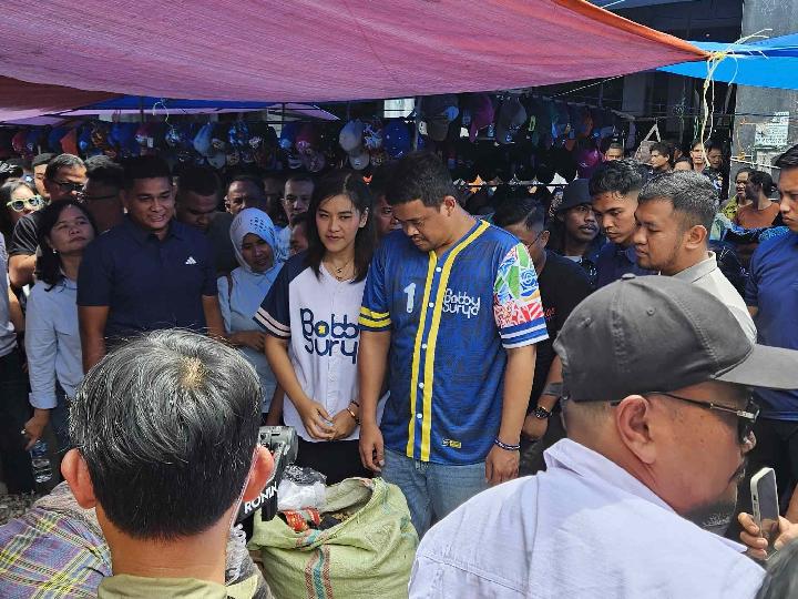 Bobby Nasution Lakukan Kunjungan Pasar Bersama Relawan Lentera Kasih di Humbang Hasundutan