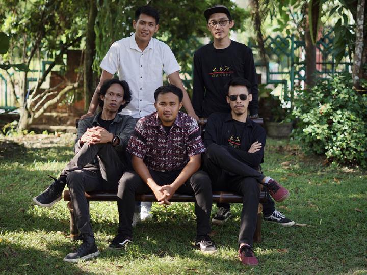 Unit Folk Candei Rilis Mini Album Berbahasa Melayu Basemah Berjudul Self Titled