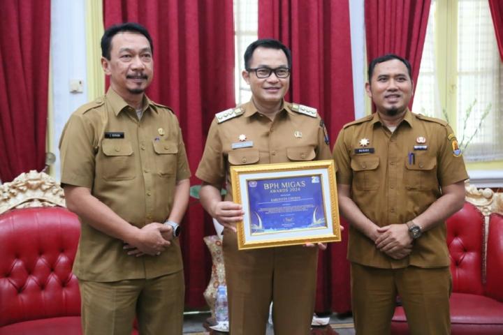 Kabupaten Cirebon Raih Penghargaan Bergengsi di BPH Migas Awards 2024 Berkat Pemanfaatan Teknologi BBM