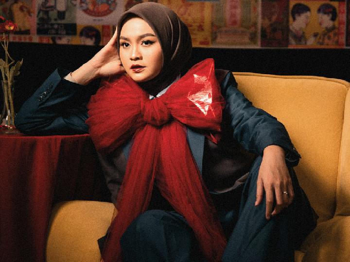 Salma Salsabil Lepas Album Debut Berharap Pada Timur