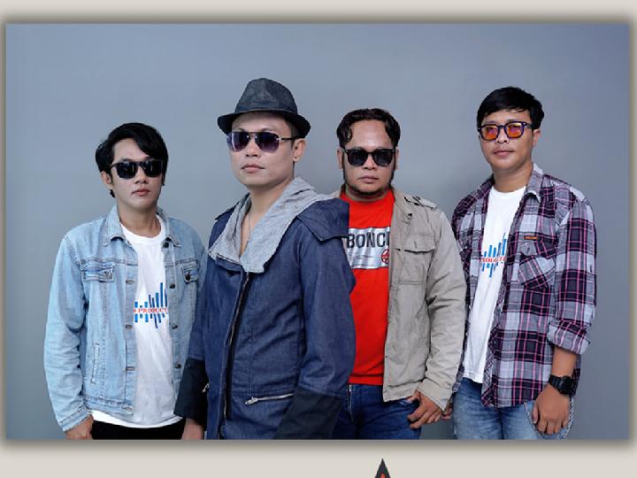 Unit Rock Asal Cirebon, 4 Bintang Lepas Single Debut Tetap Bersamaku