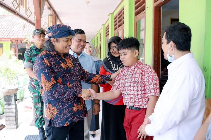 Program Makan Bergizi Gratis Hadir di Desa Tlogo Blitar, Dukung Generasi Sehat Menuju Indonesia Emas 2045