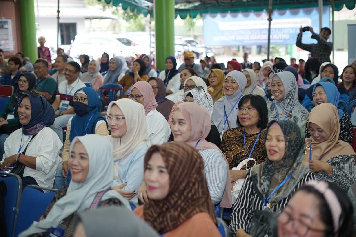 Edukasi Gizi untuk Masyarakat: Program Makan Bergizi Gratis Hadir di Tropodo, Sidoarjo