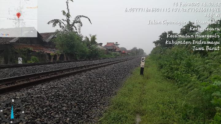 Pohon Tumbang Menghalangi Jalur KA di Petak Jalan Cipunegara-Haurgeulis, Perjalanan KA Kembali Normal