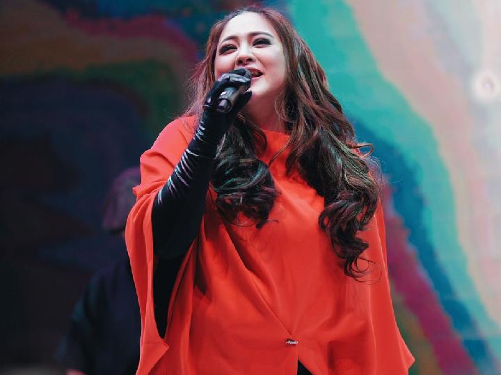 Audy Item Kembali ke Dunia Musik Lewat Single Akhir Kisah Kita