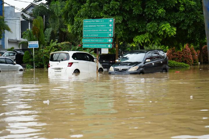 Banjir Bekasi Belum Surut, Warga Butuh Bantuan Mendesak