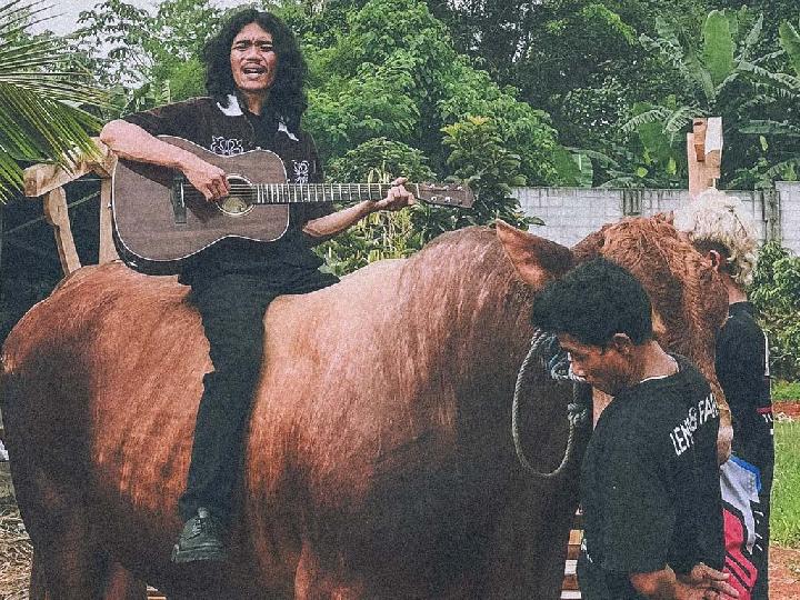 Selipkan Momen Idul Qurban, AMIS Lepas Video Klip Single Local Wisdumb
