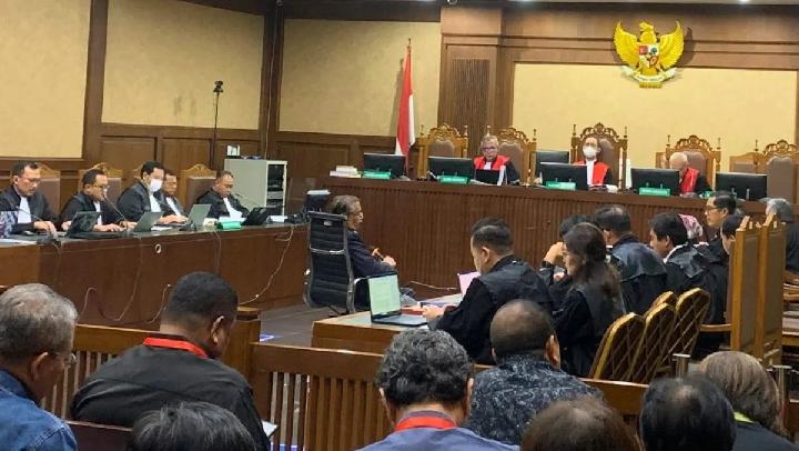 Eks Hakim MK Maruarar di Sidang Hasto Kristiyanto: Bukti Ilegal Ibarat Buah Beracun