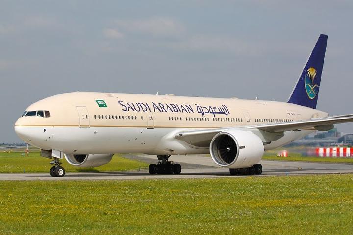 Densus 88 Selidiki Ancaman Bom ke Pesawat Saudia Airlines yang Mendarat di Kualanamu