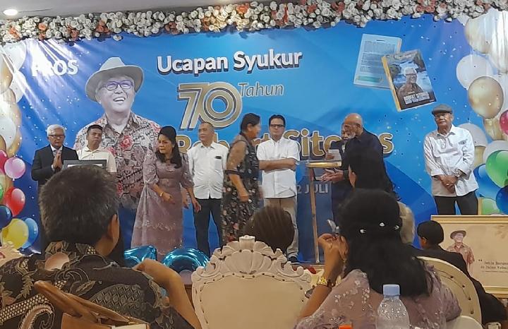Mantan Ketua Umum GMKI Robert Sitorus Genap 70 Tahun, Buku Biografi Diluncurkan