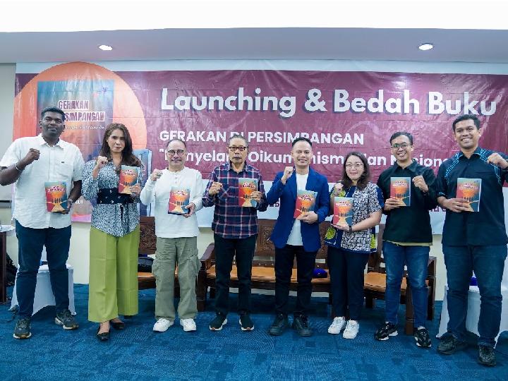 Artinus Hulu Luncurkan Buku "Gerakan di Persimpangan" Sebuah Refleksi Isu Kontemporer Indonesia