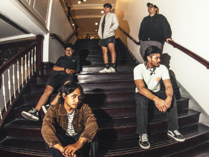 Electric Bird Rilis Single Belantara, Nada Perlawanan dari Surabaya