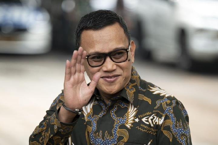 Abdul Karding Tegaskan Tak Kenal Azis Wellang Saat Bermain Domino dengan Menhut