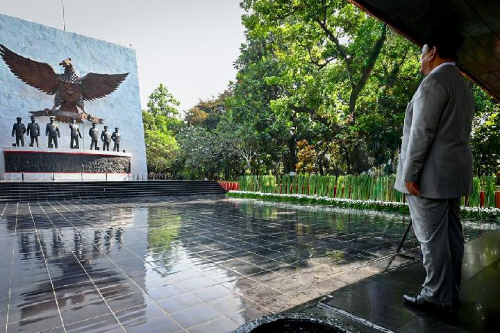 Hari Kesaktian Pancasila 2025: Prabowo Hening di Lubang Buaya