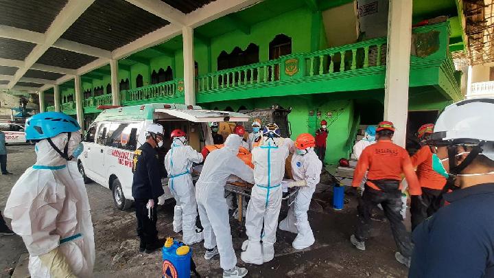 Sudah 40 Jenazah Ditemukan di Reruntuhan Musala Al Khoziny Sidoarjo