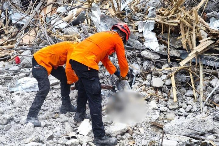 Update Korban Tewas Robohnya Musala Ponpes Al Khoziny di Sidoarjo