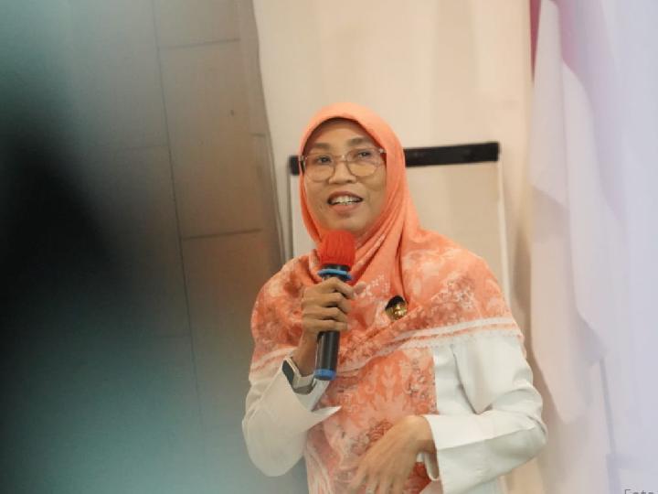 DPR Dukung Penuh Langkah Menaker Yassierli Tindak Perusahaan Nakal Pengguna TKA