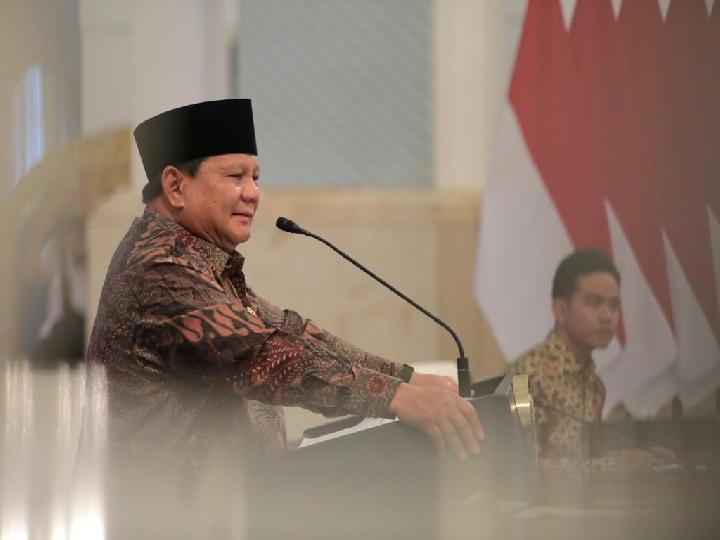 Prabowo Periksa Kereta Khusus Petani, Ongkos Disubsidi hingga 60 Persen