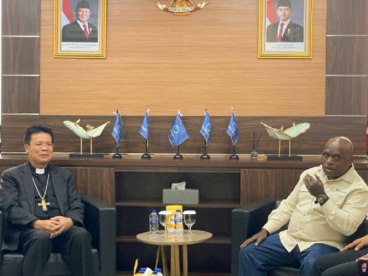 Ephorus HKBP Ungkap Penderitaan Warga Sihaporas kepada Menteri HAM, Tim Khusus Terkait TPL Dibentuk