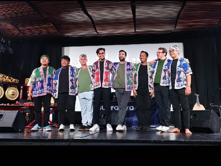 Suarajiwa Buka Tur Konser Keliling Jawa di IFI Jakarta