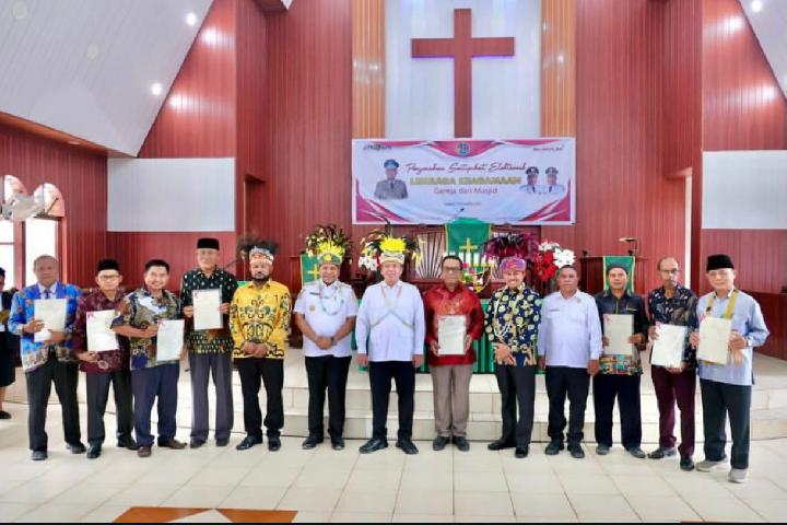 Nusron Wahid Minta Semua Tempat Ibadah Sudah Bersertifikat dalam Dua Tahun