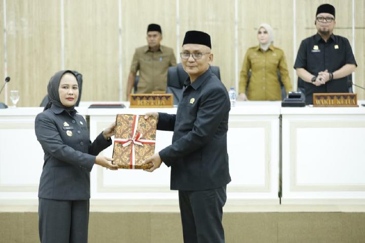 Wali Kota Palopo serahkan Rancangan Awal RPJMD ke DPRD Palopo