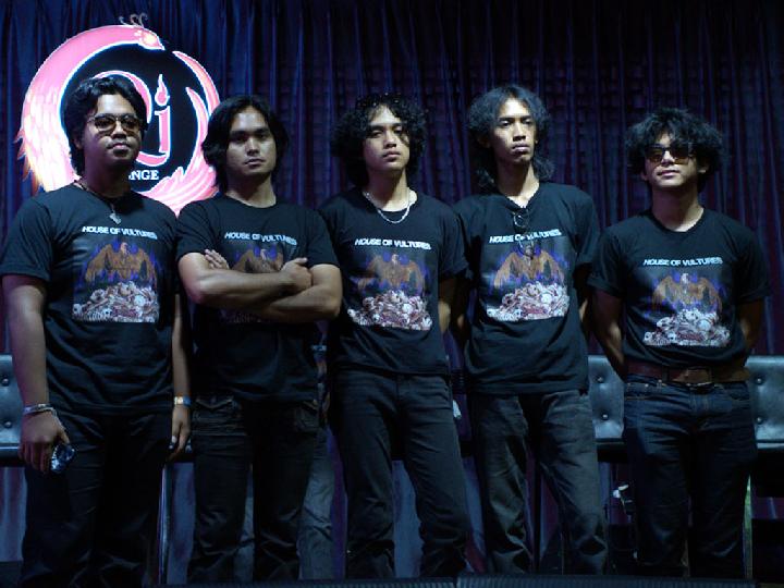 SIEMENTS Guncang Skena Rock Alternatif Lewat EP House of Vultures