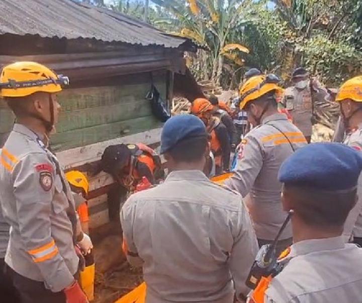 Tim SAR Gabungan Kembali Temukan Satu Korban Banjir di Batang Toru Tapsel
