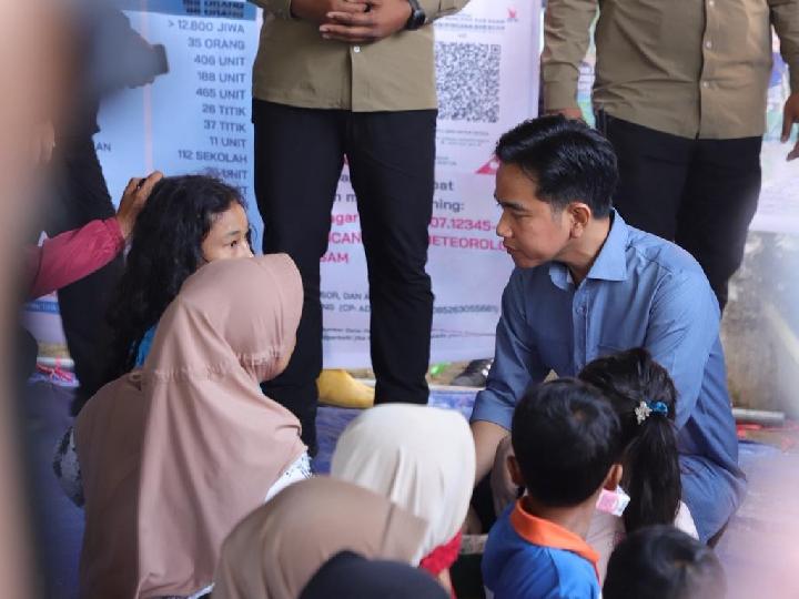 Gibran: Saya mohon maaf, warga Sumatera tidak sendiri