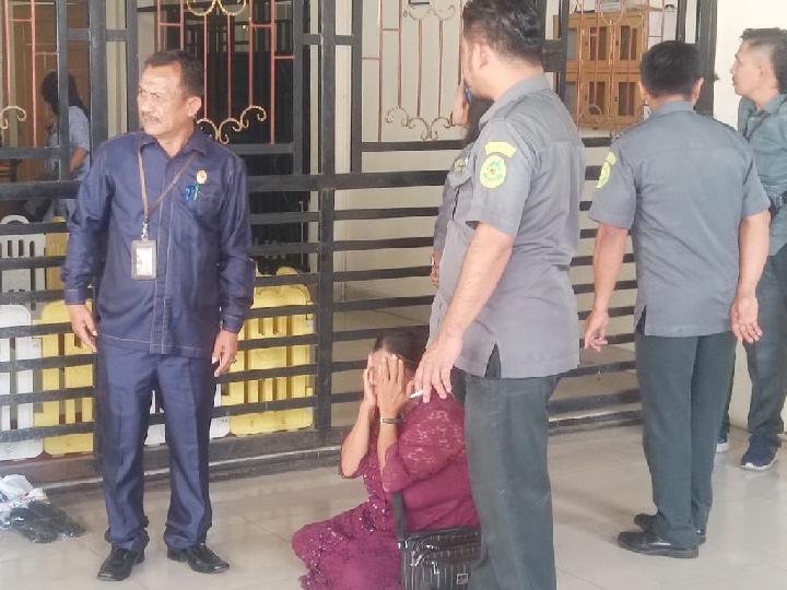 Hakim PN Siantar Vonis Seorang Pembunuh 15 Tahun Bui, Ibu Korban Marah dan Teriak Sekerasnya