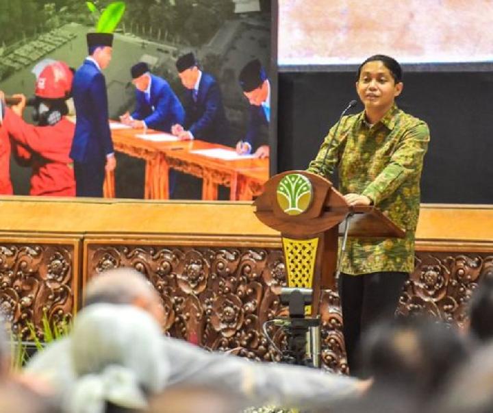 Menhut Raja Juli Mengaku Dijadikan Kambing Hitam Bencana di Pulau Sumatra