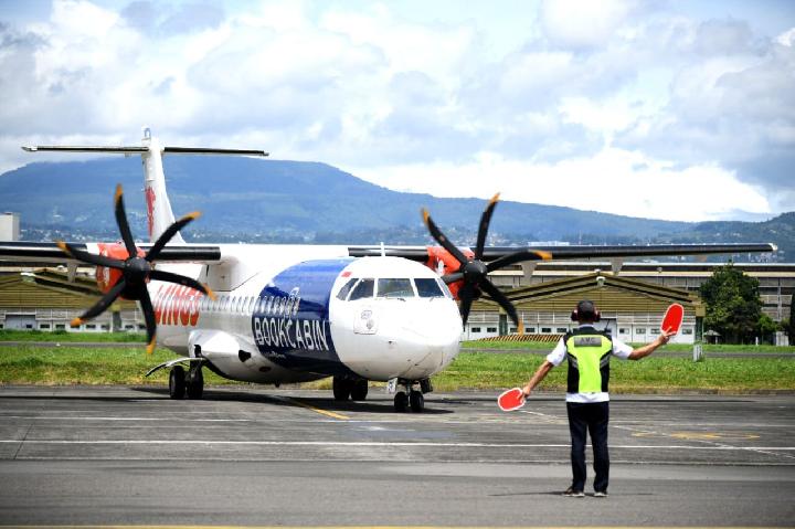 KDM Resmikan Rute Penerbangan Bandung-Semarang