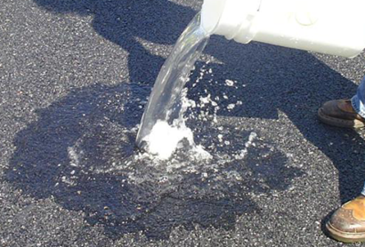 Dinas Bina Marga DKI Bakal Kaji Aspal Porus Penyerap Air, Atasi Masalah Banjir Jakarta