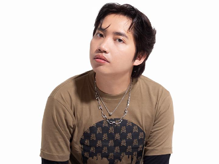 Febinda Tito Rilis Album Terbentur, Terbentur, Terbentur