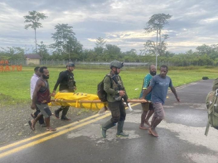 Insiden Penembakan di Bandara Korowai, Aparat Berhasil Evakuasi Dua Korban Tewas  