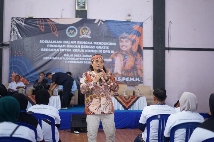 Antusias Ratusan Warga Kediri Sambut Program Makan Bergizi Gratis