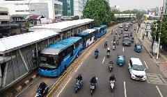 Transjakarta dan MRT Rusak Dihajar Massa, Layanan Digratiskan Seminggu