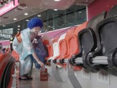 Jepang di Piala Dunia 2022: Pelatih Tundukkan Badan, Pendukung Kutip Sampah Stadion