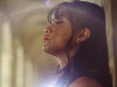 Rahmania Astrini Unjuk Kedewasaan Musikal di Single Back 2 You