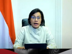 Beda Pernyataan Sri Mulyani dengan Mendiktisaintek Terkait UKT