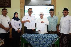 KAI Daop 3 Cirebon Jalin Kerja Sama dengan Pondok Pesantren KHAS Kempek, Ada Diskon Tiket Kereta Api untuk Santri