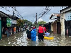 Hujan Lebat Picu Banjir di Jakarta, 34 RT dan 19 Ruas Jalan Tergenang