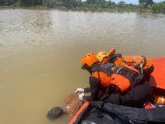 Mayat Diduga Korban Banjir Ditemukan Mengapung di Sungai Tanralili Maros