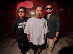 Karnamereka Buka Album Fortune (Deluxe) dengan Single Sambut Mentari